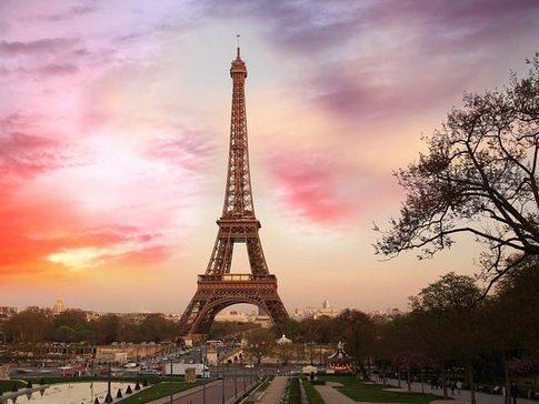 تفسير رؤية باريس في المنام أو الحلم